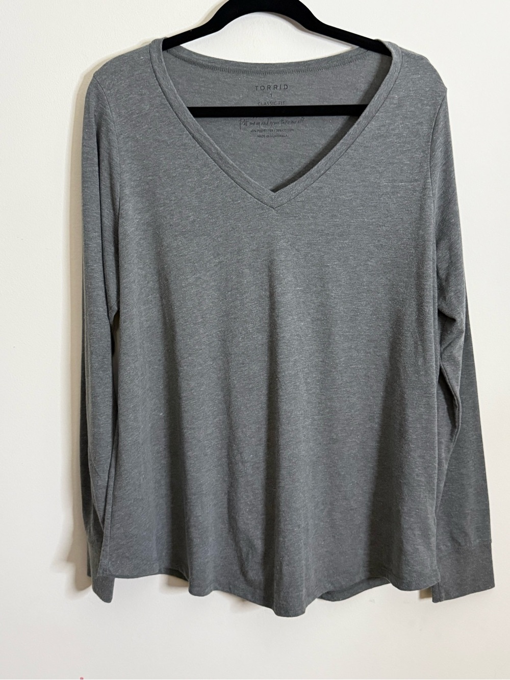 {Torrid}-Size: 1-Gray V-Neck Long Sleeve Top